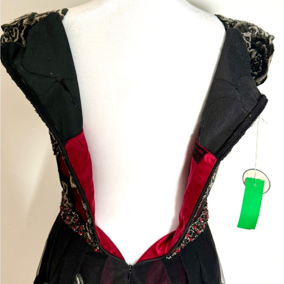 Peggy Jennings COUTURE Black & Red Velvet Roses Emb Dress - Picture 7 of 12